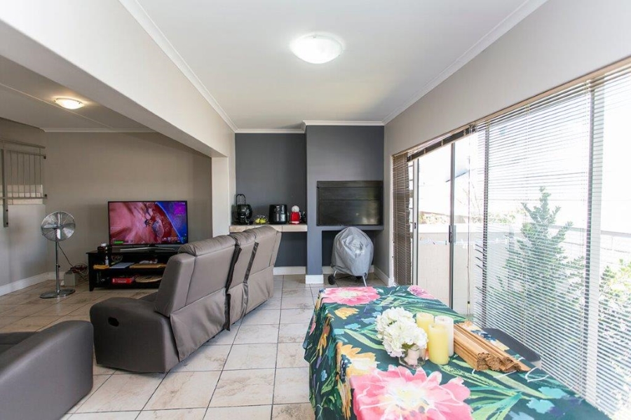 3 Bedroom Property for Sale in Protea Heights Western Cape